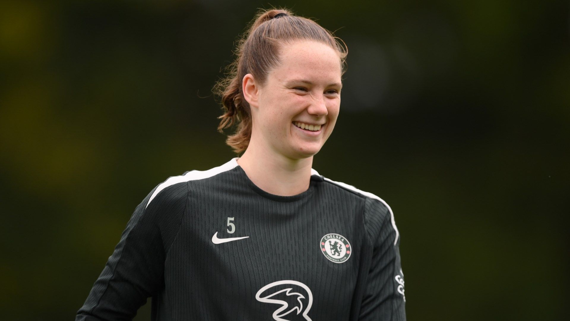 Veerle Buurman: Chelsea's Promising Dutch Talent Vying with Millie Bright and Naomi Girma for Playing Time